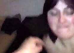 UNE Chitter Done up EN FACIALE