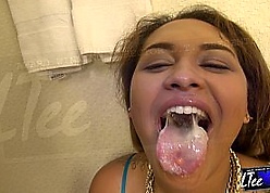 Girls' room Blowjob-Trailer