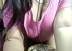 Desi babe in arms upstairs cam