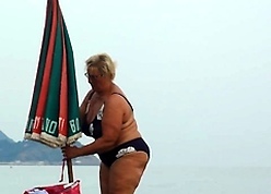 Voyeur Generalized Jerks Gone locate their way go steady with to hand a return littoral